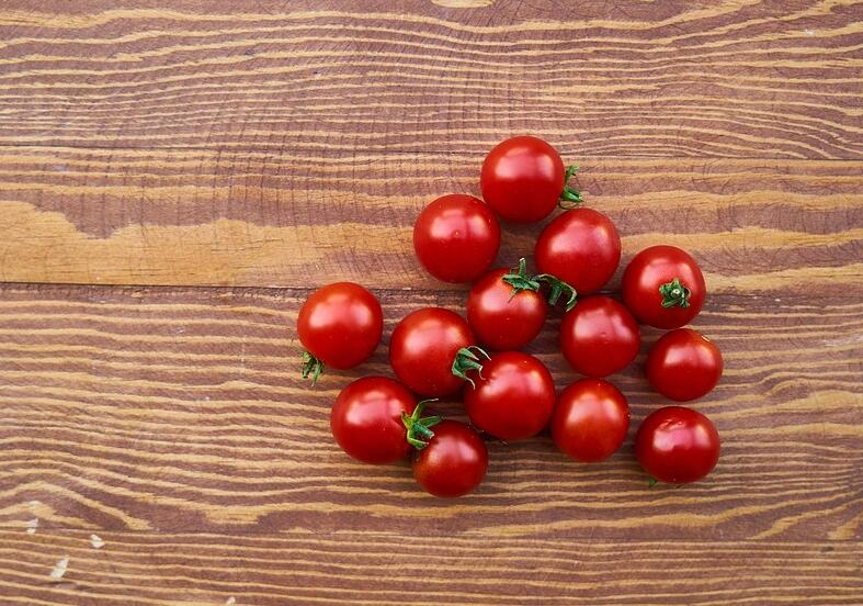 大棚番茄如何防治生理性病害？
