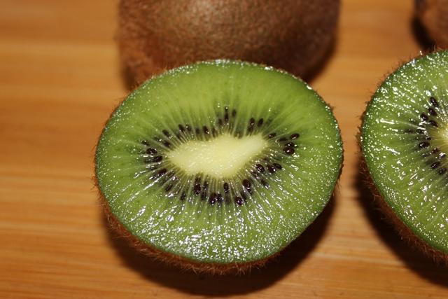 kiwifruit-kiwi-fruit.jpg