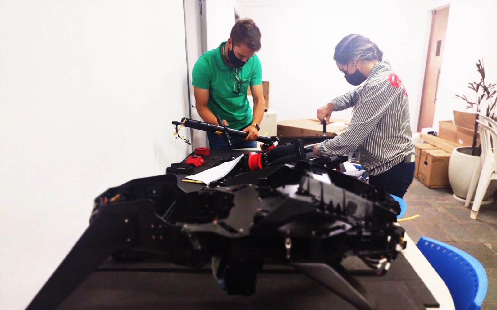 The support came from female drone maintainers is also reliable behind every safe flight. (Brazil, source: Megadrone Brasil)