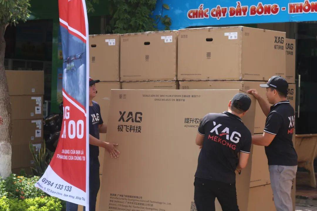 一箱箱極飛農業無人機到達越南